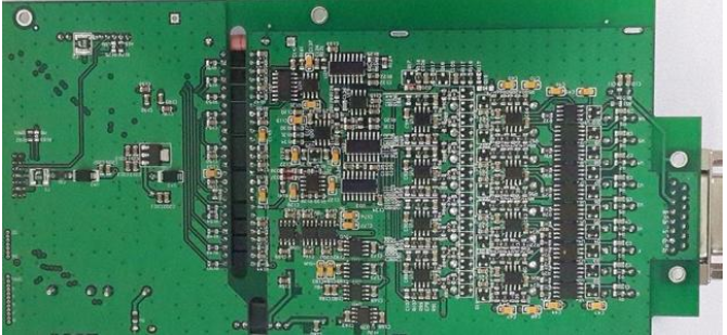 黑金剛電容貼片鋁電解電容與固態(tài)電容有什么區(qū)別